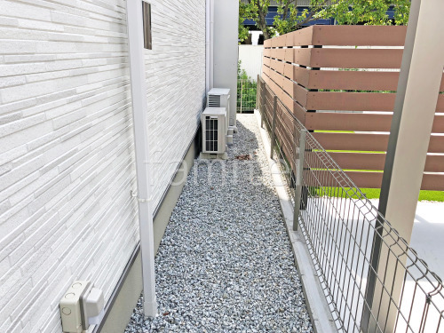 犬走り 防犯砂利敷き バラス砕石 防草シート加工