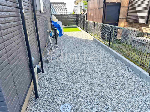 犬走り 防犯砂利敷き バラス砕石 防草シート加工