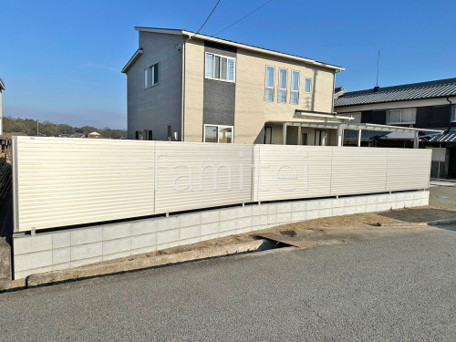 ブロック塀 (化粧ブロック) 太陽エコブロックス 普通CB アルミ形材 フェンス YKKAP シンプレオYL1型 横ルーバー 目隠し