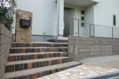 アプローチ階段 レンガ淵取り