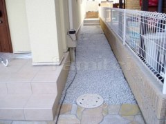 犬走り 砂利敷き