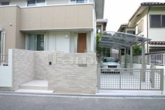 シンプル門まわり 門袖タイル貼り 車庫