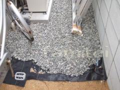 防草シート 敷き 雑草対策 バラス砕石敷き