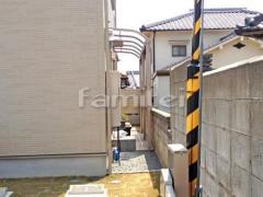 雨除け屋根 レギュラーテラス屋根 1階用 R型アール屋根 目隠しパネル(前面 正面) 土間コンクリート バラス砂利敷き