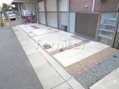 駐車場ガレージ床 駐輪場床 ステップ 目隠しパネル レンガ花壇 芝生張り