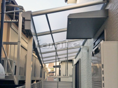雨除け屋根 YKKヴェクター1階