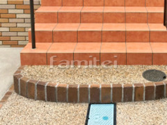 玄関アプローチ 床洗い出し仕上げ ジャミ レンガ目地