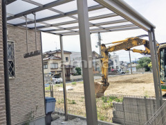 雨除け屋根 LIXILスピーネ1階 特殊加工 はね出し
