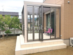 木製調ガーデンルーム 四国化成 Fリード憩
