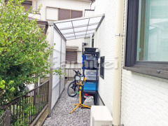 多目的収納スペース LIXILスピーネストックヤード 波板テラス屋根囲い