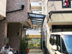 柱なし雨除け屋根 YKKソラリアF1階