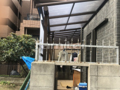 雨除け屋根 YKKヴェクター1階 ベランダ屋根 三協レボリュー2階連棟