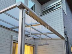 人工木ウッドデッキ YKKリウッドデッキ 雨除け屋根 LIXILスピーネ1階