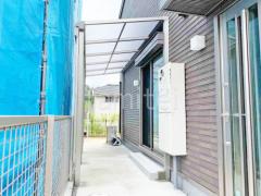 カーポート 雨除け屋根 人工木ウッドデッキ