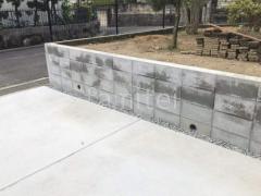 駐車場ガレージ床 土間コンクリート 伸縮目地 土留めコンクリートブロック バラス砕石