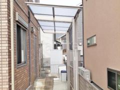 洗濯干し屋根 LIXILフーゴF1階 土間コンクリート