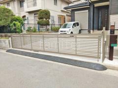 跳ね上げ式門扉 境界フェンス塀