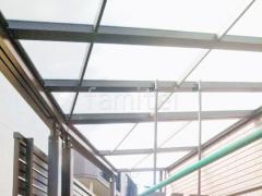 雨除け屋根 人工木材ウッドデッキ