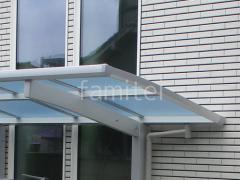 本体色:ナチュラルシルバー 屋根色:クリアマット(熱線遮断)
