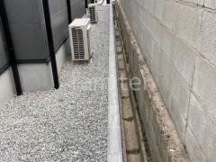 犬走 防犯砂利敷き バラス砕石 防草シート加工