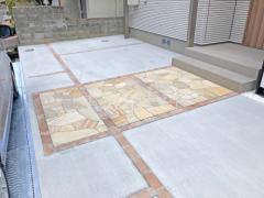 玄関アプローチ 床石貼り 乱形石 石英岩
