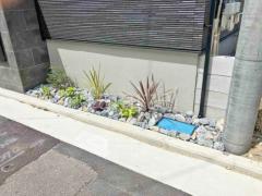 ロックガーデン 割栗石敷き 下草 植栽