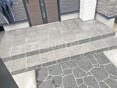 玄関アプローチ階段 床タイル貼り LIXIL コンテII