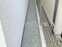 犬走り 防犯砂利敷き バラス砕石 防草シート加工
