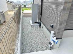 犬走り 防犯砂利敷き バラス砕石 防草シート加工