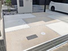 玄関アプローチ 床洗い出し仕上げ 四国化成 リンクストーンM 土間コンクリート
