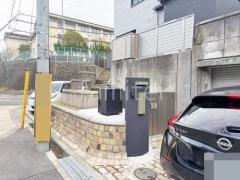 新築シンプル セミクローズ外構