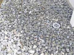 犬走り 防犯砂利敷き バラス砕石 防草シート加工