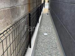 犬走り 防犯砂利敷き バラス砕石 防草シート加工